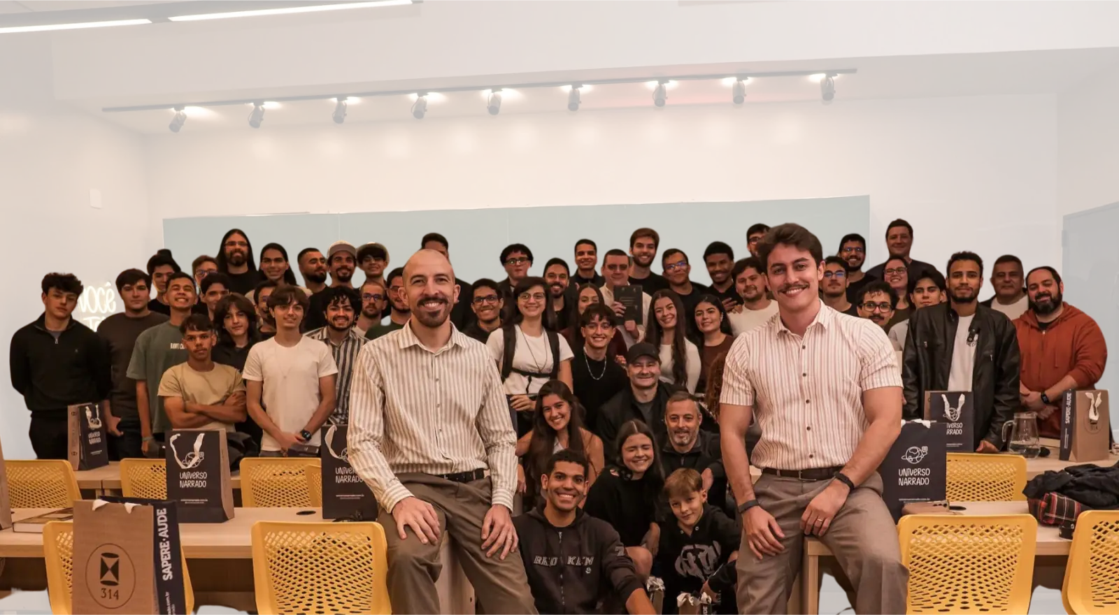 Felipe e a turma do Universo Narrado num evento presencial